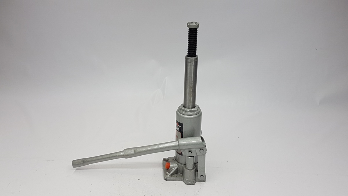 Домкрат 3т Сервис ключ бутылочный в кейсе 75033